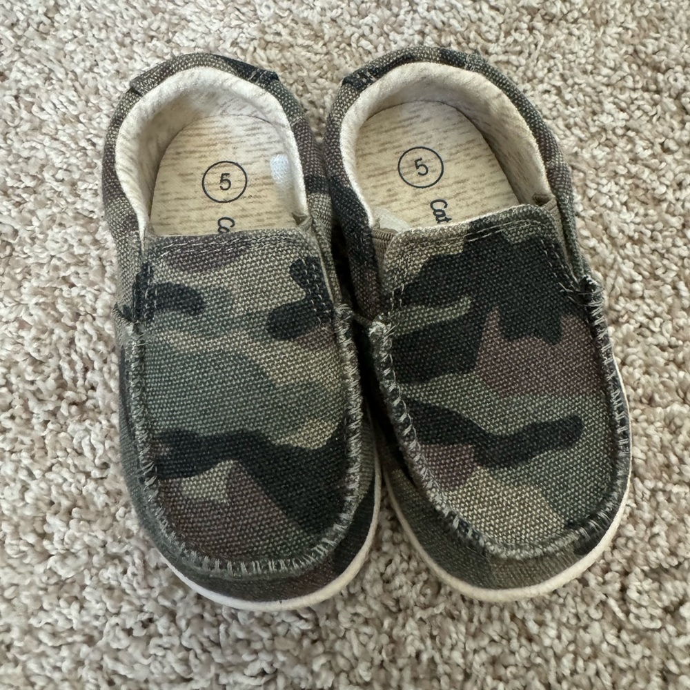 Toddler size 5 Slip ons